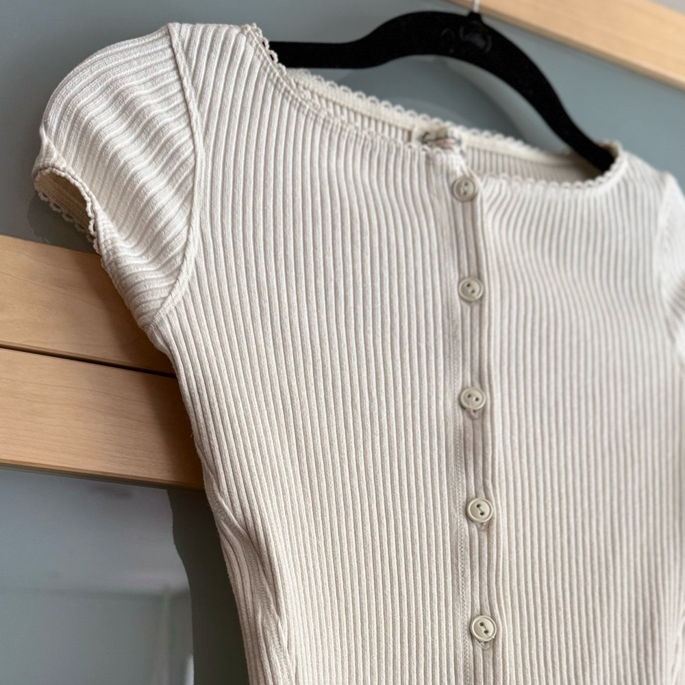 Women's Cream Button-Up Ribbed Top - Picture 3 of 9